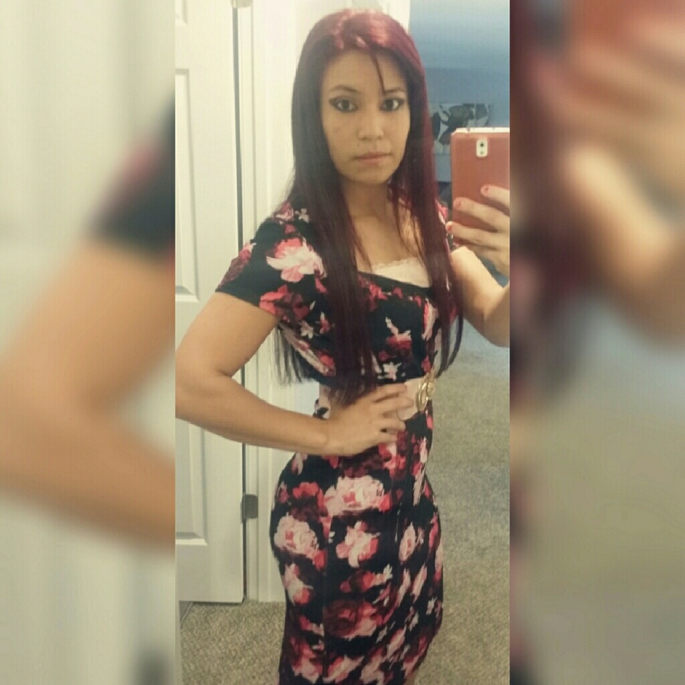dress - Picture 1 of 3